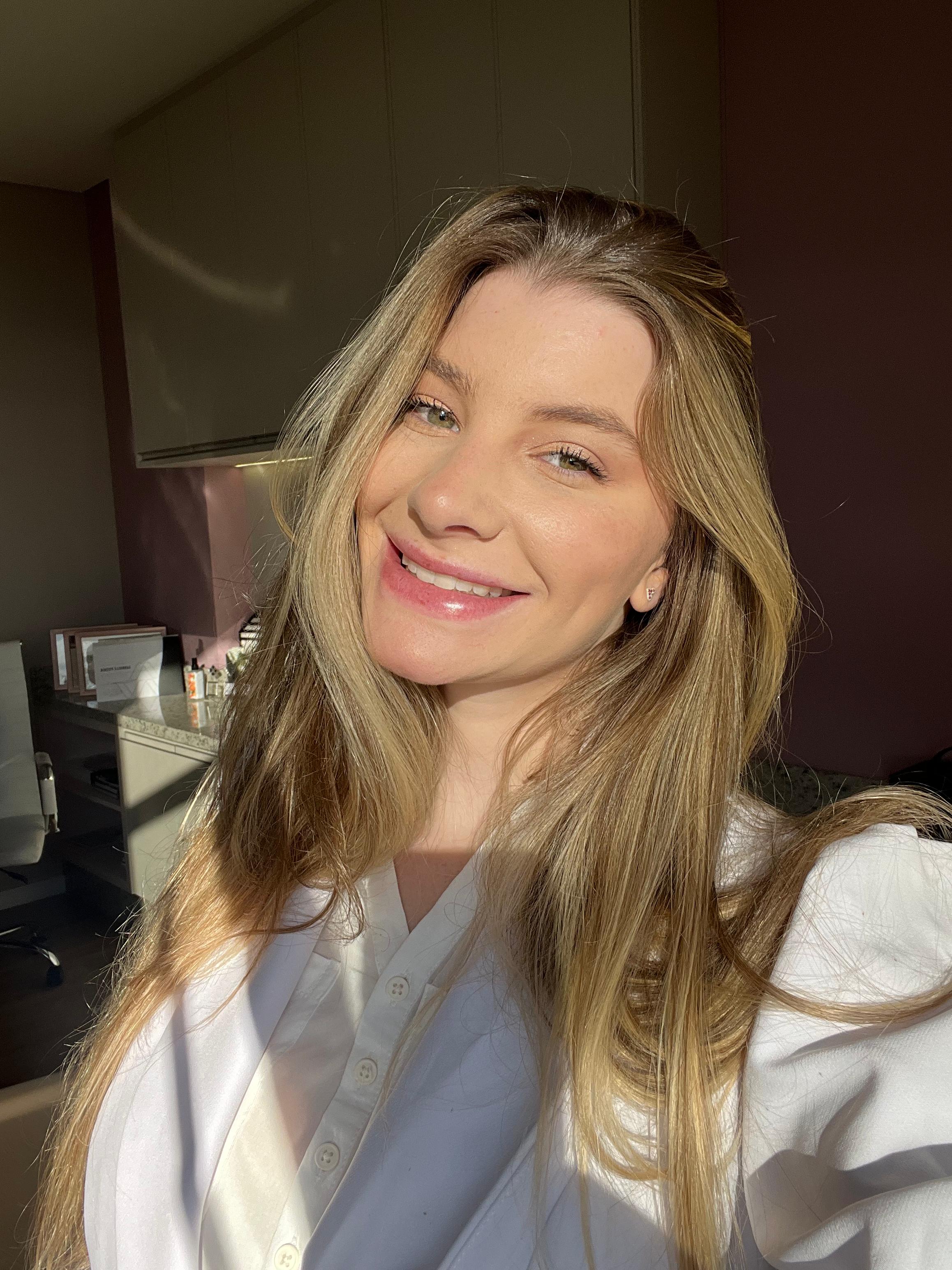 Dra. Eduarda Dias - Especialista em Harmonização Facial e Corporal